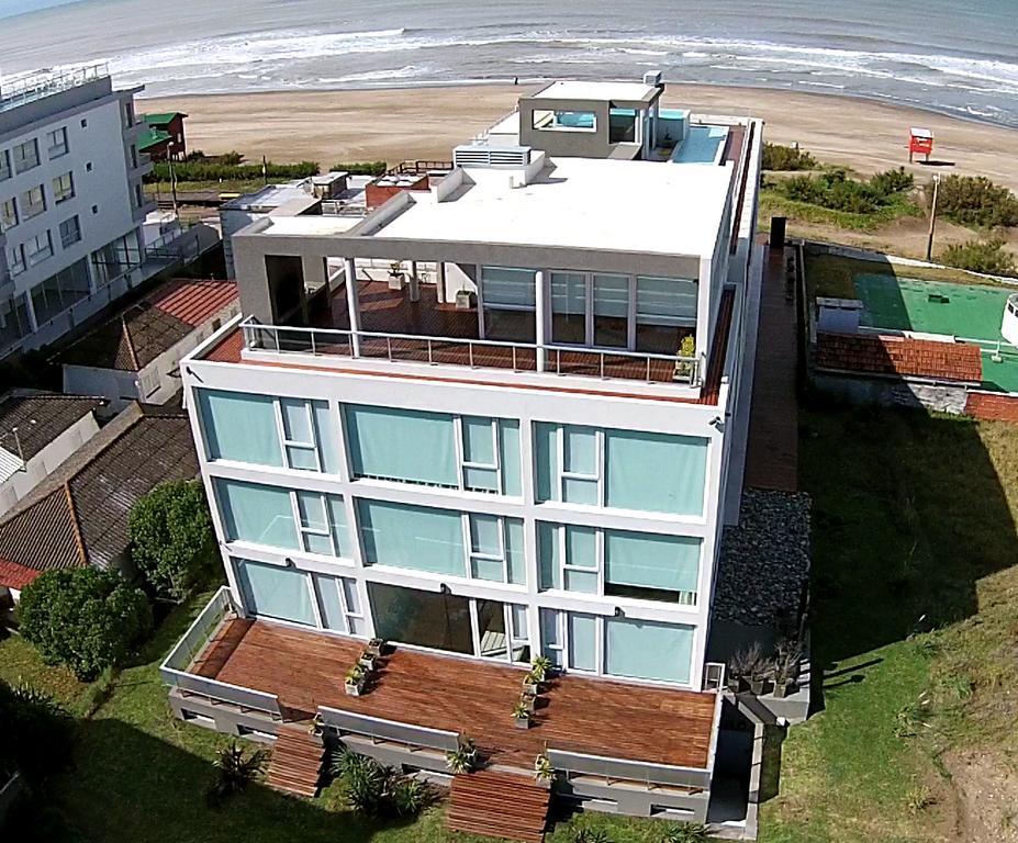 Eighteen Apartments Villa Gesell Eksteriør billede