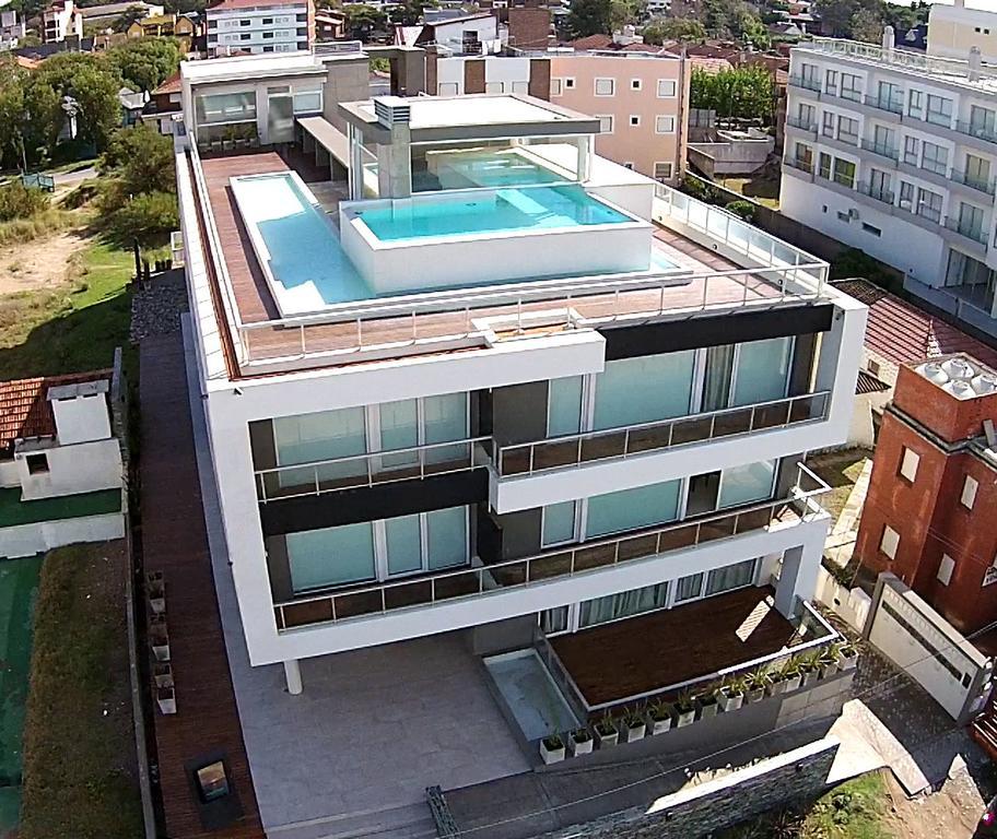Eighteen Apartments Villa Gesell Eksteriør billede