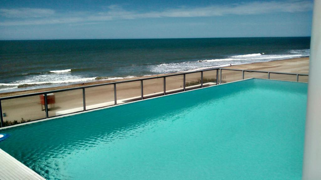 Eighteen Apartments Villa Gesell Eksteriør billede